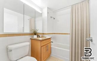 215 E 124 ST