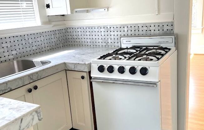 1 bed, 1 bath, 550 sqft, $1,250, Unit 3
