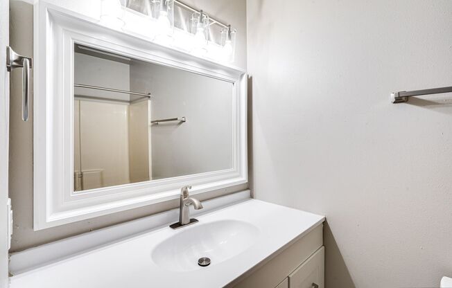 1 bed, 1 bath, 850 sqft, $1,349, Unit DY3817C