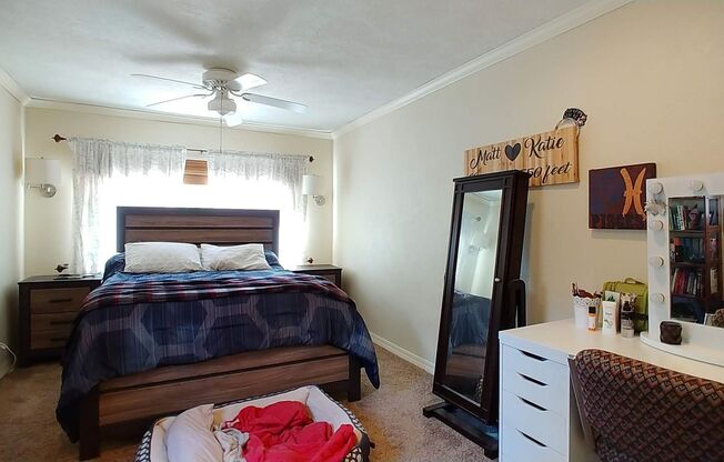 3 beds, 1 bath, $2,600