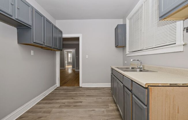 2 beds, 1 bath, $1,410, Unit 8007 - 1