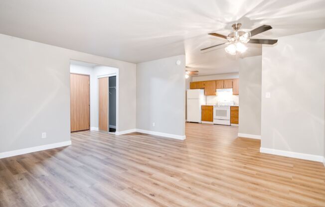 1 bed, 1 bath, 950 sqft, $1,149, Unit 213