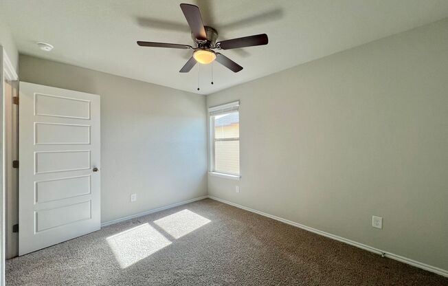 3 beds, 2 baths, $1,475, Unit 9106 Canyon Bend Unit 2