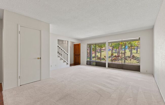 Pet Friendly Pearl City Townhouse with A/C