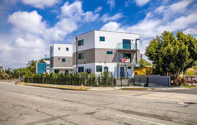 1638 S. Longwood