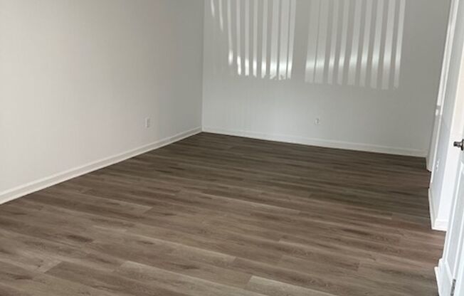 3 beds, 2 baths, 1,200 sqft, $1,995, Unit 2290-03