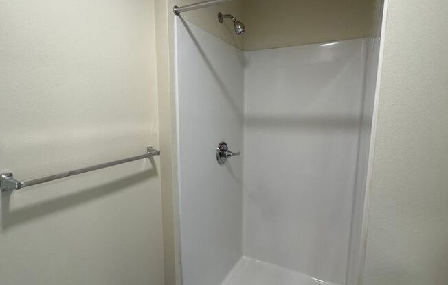 Studio, 1 bath, 175 sqft, $1,099, Unit 517
