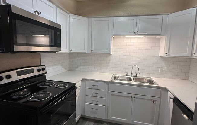 seven10 South Apartments