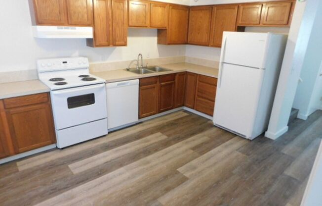 #289 CAMPUS COURT APARTMENTS