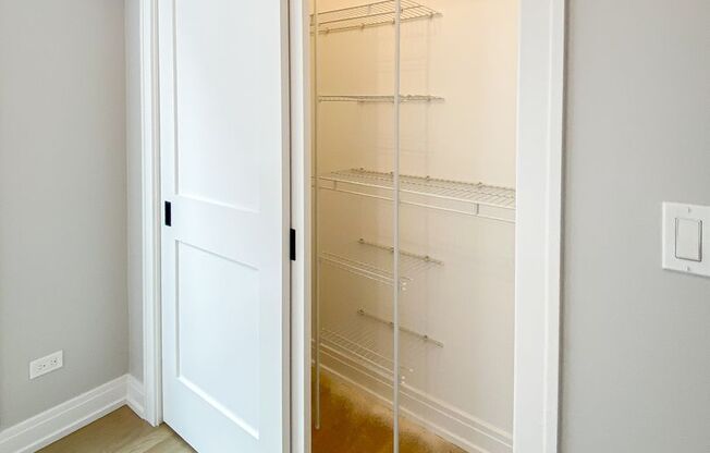 2 beds, 1 bath, 679 sqft, $3,575, Unit 1050-201