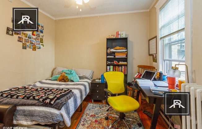 28 CHISWICK RD