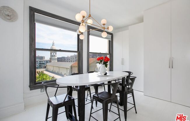 1 bed, 1 bath, 1,040 sqft, $2,750, Unit 502