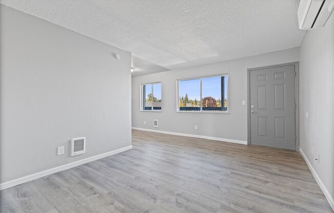 2 beds, 1 bath, 840 sqft, $1,350, Unit 695