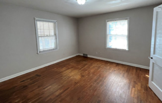 4 Bedroom Duplex, ACROSS from KSU! Preleasing for 25/26 School Year!