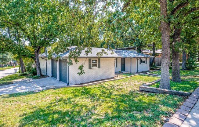 Move in ready home in Bedford, Tx.
