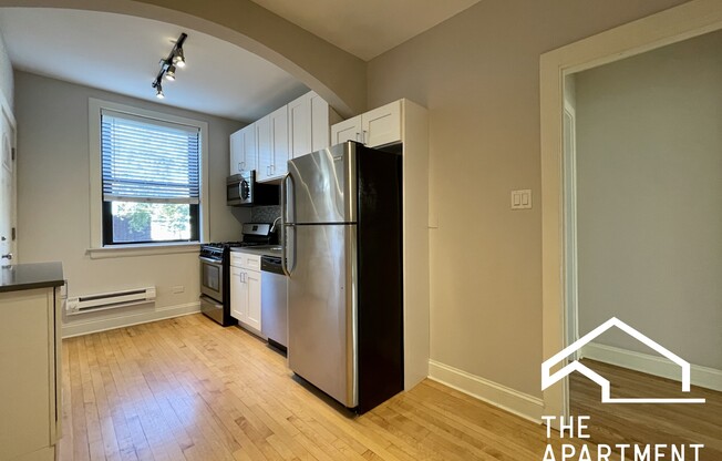 2325.5 N. Rockwell, Unit 3A