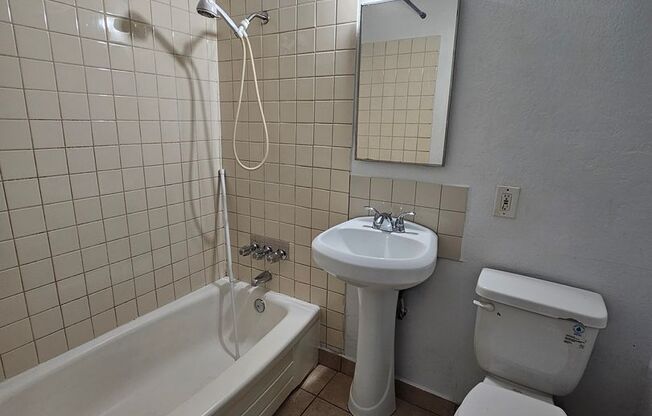 2 beds, 1 bath, $1,995