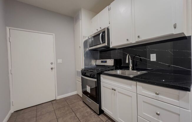 Studio, 1 bath, 190 sqft, $1,695, Unit B