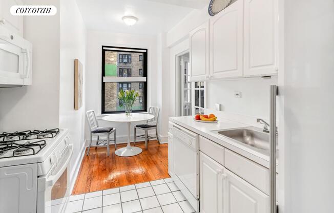 210 E 68th St, New York NY 10BC