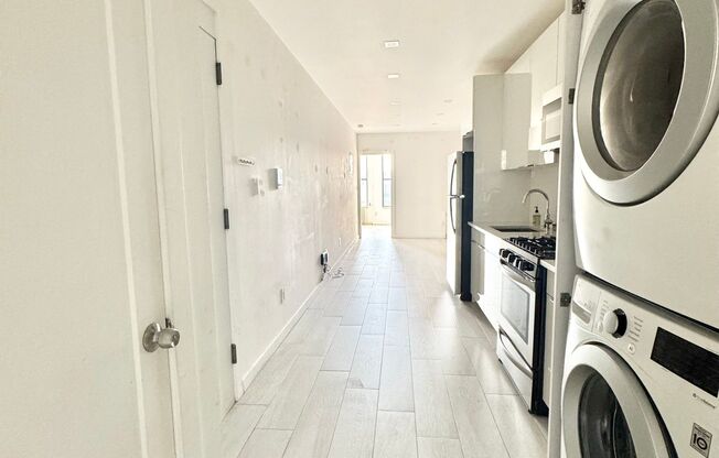 105 3 AVE