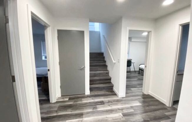 9B3B House Now Leasing!