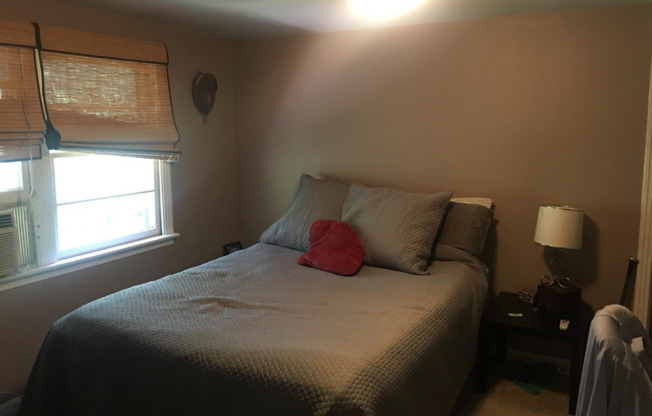 2 beds, 1 bath, $1,700