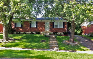 SUMMER SPECIAL-REDUCED RENT! LOVELY 3 BR House! HW Floors, Pets Ok! Off-Street Parking
