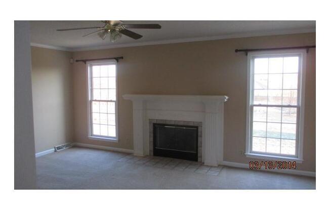 5 Bedroom 2 1/2 Bath Home For Rent!