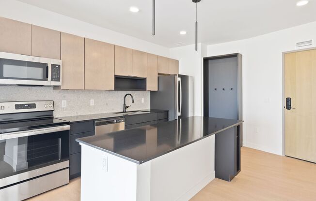 1 bed, 1 bath, 726 sqft, $1,750, Unit 218
