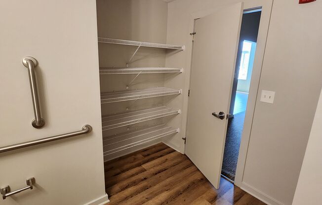 2 beds, 2 baths, 871 sqft, $1,695, Unit Unit 302