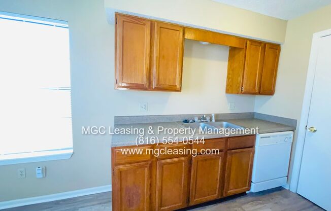 2 beds, 1 bath, $950, Unit 1560-A E 125th St