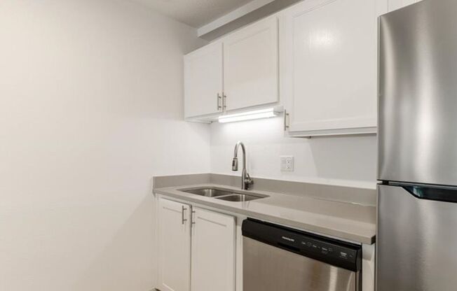 2 beds, 2 baths, 847 sqft, $1,595, Unit 1