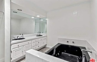 1260 S BEVERLY GLN BLVD