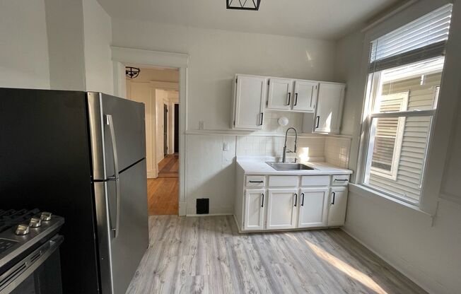 6 beds, 1 bath, 6 sqft, $2,395, Unit 2523 N Murray Ave