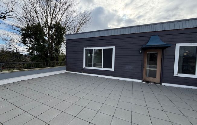 3 beds, 2 baths, 985 sqft, $2,375, Unit 401