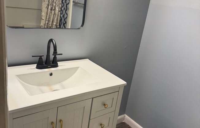 1431 COLLEGIATE CIR