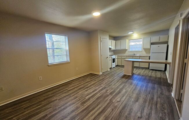 2 beds, 1 bath, 720 sqft, $675