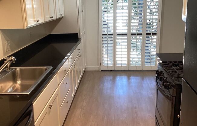 2 beds, 2 baths, 728 sqft, $2,498, Unit 204