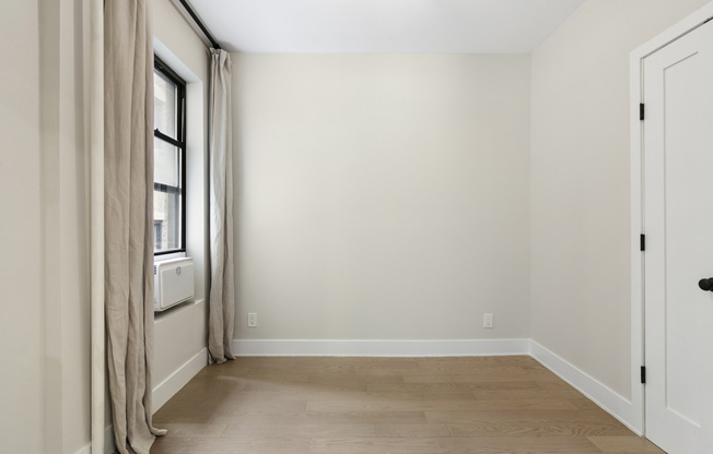211 W 88 ST
