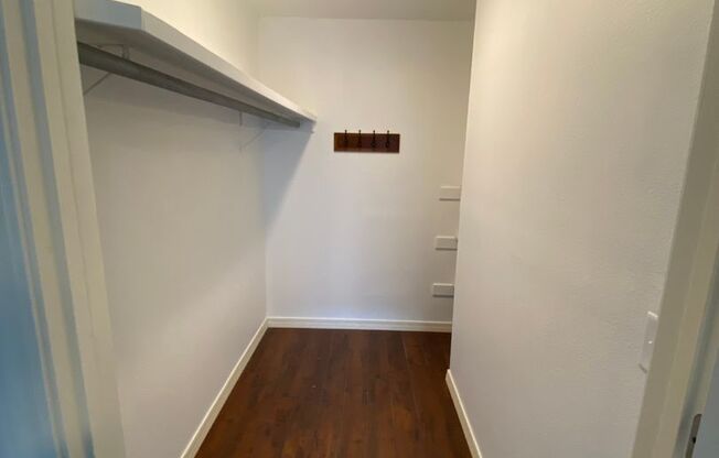 1 bed, 1 bath, 700 sqft, $725, Unit Apt. 203