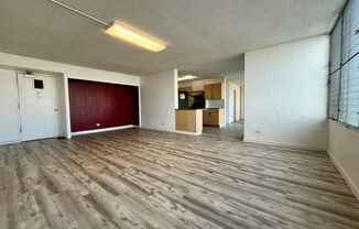 Kapahulu - Large 3 bedroom, 2 bath apartment with 1 open parking.