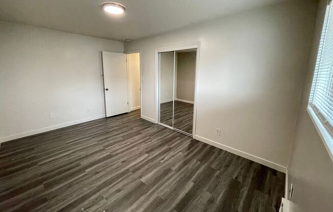 2 beds, 1 bath, 760 sqft, $1,100, Unit 12