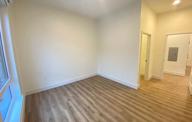 1 bed, 1 bath, 899 sqft, $2,910, Unit 433