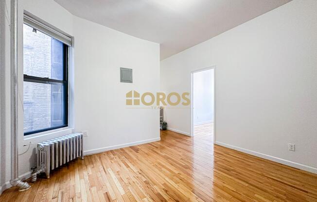 700 E 9 ST