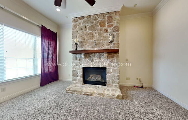 4037 WINSOR DR