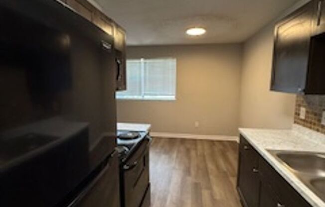 2 beds, 1 bath, 850 sqft, $1,195, Unit 4H