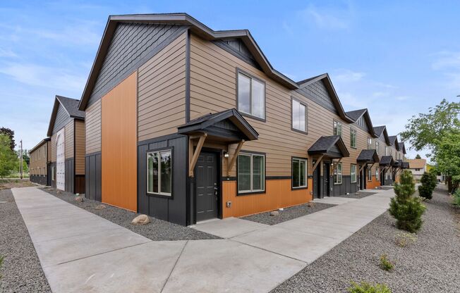 Alki Townhomes 2-bedrooms, 1.5 bathrooms