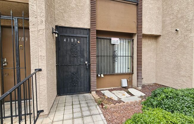 PARTIALLY FURNISHED 3 BEDROOM TOWNHOME NEAR CHINATOWN & STRIP