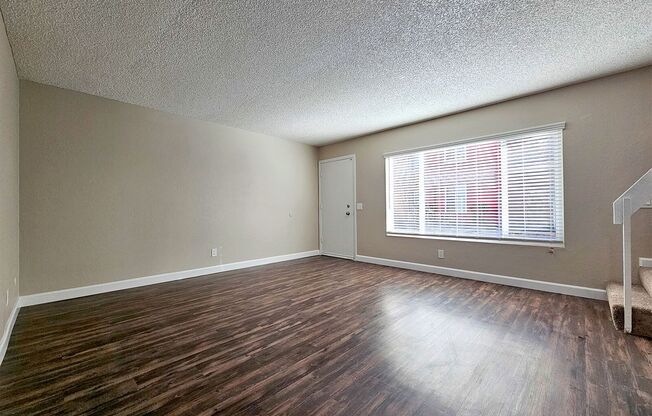 3 beds, 1.5 baths, $2,995, Unit 03