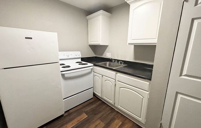 1 bed, 1 bath, 560 sqft, $825, Unit 725-01